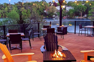 Best Western Plus Chocolate Lake Hotel restaurant