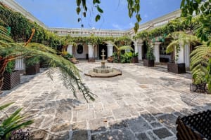 Pensativo House Hotel