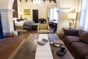 Pensativo House Hotel