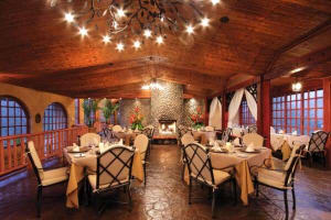 Peace Lodge Dining1