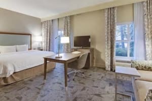 Hampton Inn Myrtle Beach Broadway at the Beach Guest Room