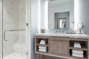 HOTEL PASEO, Autograph Collection Bathroom