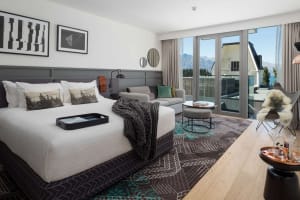 QT Queenstown King Room
