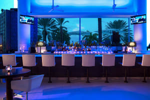 Renaissance Wind Creek Aruba Resort Bar
