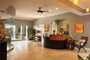 Regency on Beachwalk Waikiki by OUTRIGGER Lobby