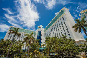 Riu Cancun Entrance