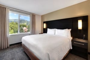 Residence Inn Steamboat Springs Guestroom