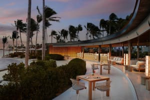 The Ritz-Carlton Maldives, Fari Islands Bar