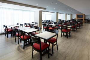 Residence Inn Montreal - Downtown Dining