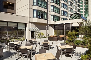 Residence Inn Vancouver Downtown Patio