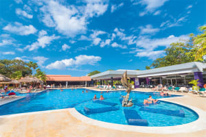 Riu Lupita Pool