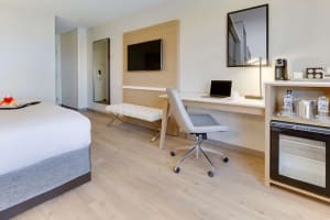 Radisson Hotel Nashville Airport Guest Room