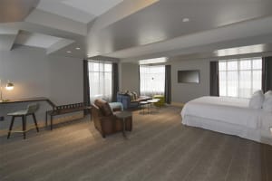 Renaissance Reno Downtown Hotel & Spa Suite