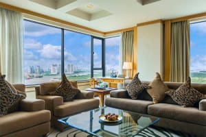 Renaissance Riverside Hotel Saigon Guest Suite