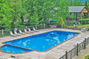 River Terrace Resort and Convention Center Seasonal Outdoor Pool
