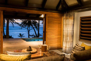 Tokoriki Island Resort Beachfront Bure pool