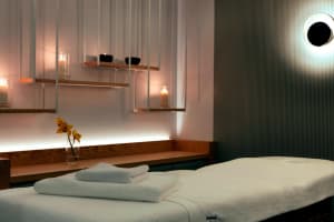 Renaissance Warsaw Airport Hotel Spa Treatment Room