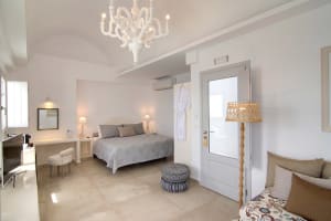 Santorini Secret Premium Suite