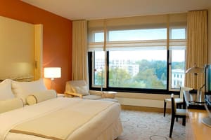 Sheraton Berlin Grand Hotel Esplanade Room