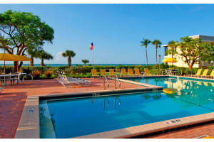 Sanibel Inn Pool