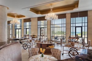 Sheraton Grand Danang Resort & Convention Center Restaurant