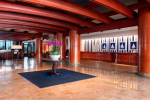 Sheraton San Diego Resort Lobby