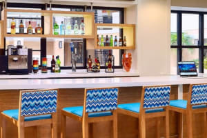Sonesta ES Suites Orlando - International Drive Bar