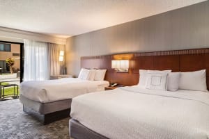 Sonesta Select Huntington Beach Fountain Valley Room