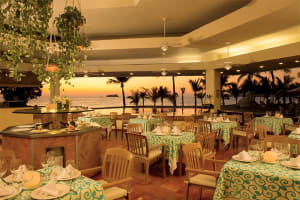 Barcelo Ixtapa Dining