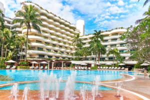 Shangri-La Singapore Pool