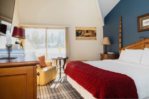 Outbound Mammoth Chalet Upstairs King