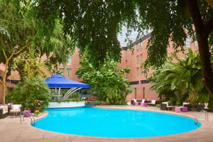 Sheraton Skyline Hotel London Heathrow Pool