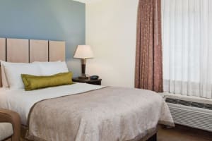 Sonesta Simply Suites Salt Lake City Airport One Bedroom Queen Suite