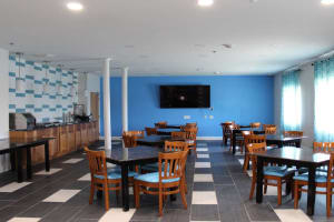 SureStay Plus Hotel by Best Western Niagara Falls East Dining