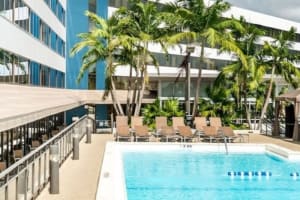 Sonesta Miami Airport Pool