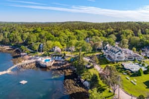 Spruce Point Inn Property