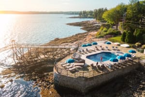 Spruce Point Inn Swimming Pool