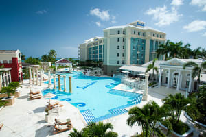 Sandals Royal Bahamian Spa Resort & Offshore Island Pool