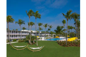 Sanibel Sunset Beach Inn Grounds