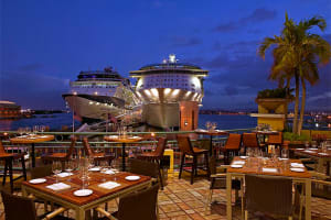 Hotel Rumbao, a Tribute Portfolio Hotel Dining