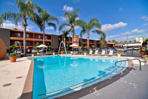 Best Western Plus Stovall's Inn Pool