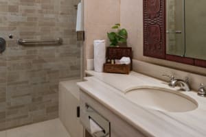 Hotel Camino Real Tikal Bathroom