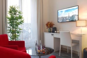 Hotel Paris Opera Affiliated by Melia Junior Suite Living