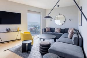 The Shay, a Destination by Hyatt Hotel Penthouse Living Room