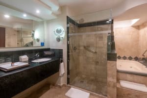 Villa Mercedes Merida, Curio Collection by Hilton bathroom suite