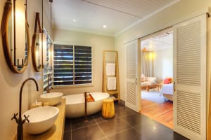 Vomo Island Bathroom