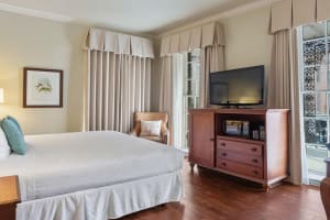voco St. James Hotel Room