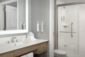 Homewood Suites By Hilton Destin Bathroom