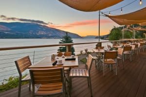 Best Western Plus Hood River Inn Riverside Deck