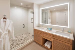 Waterline Villas & Marina, Autograph Collection Bathroom